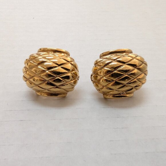 NAPIER Vintage Textured Smooth Gold Tone Screwback Clip On Earrings - Picture 5 of 11